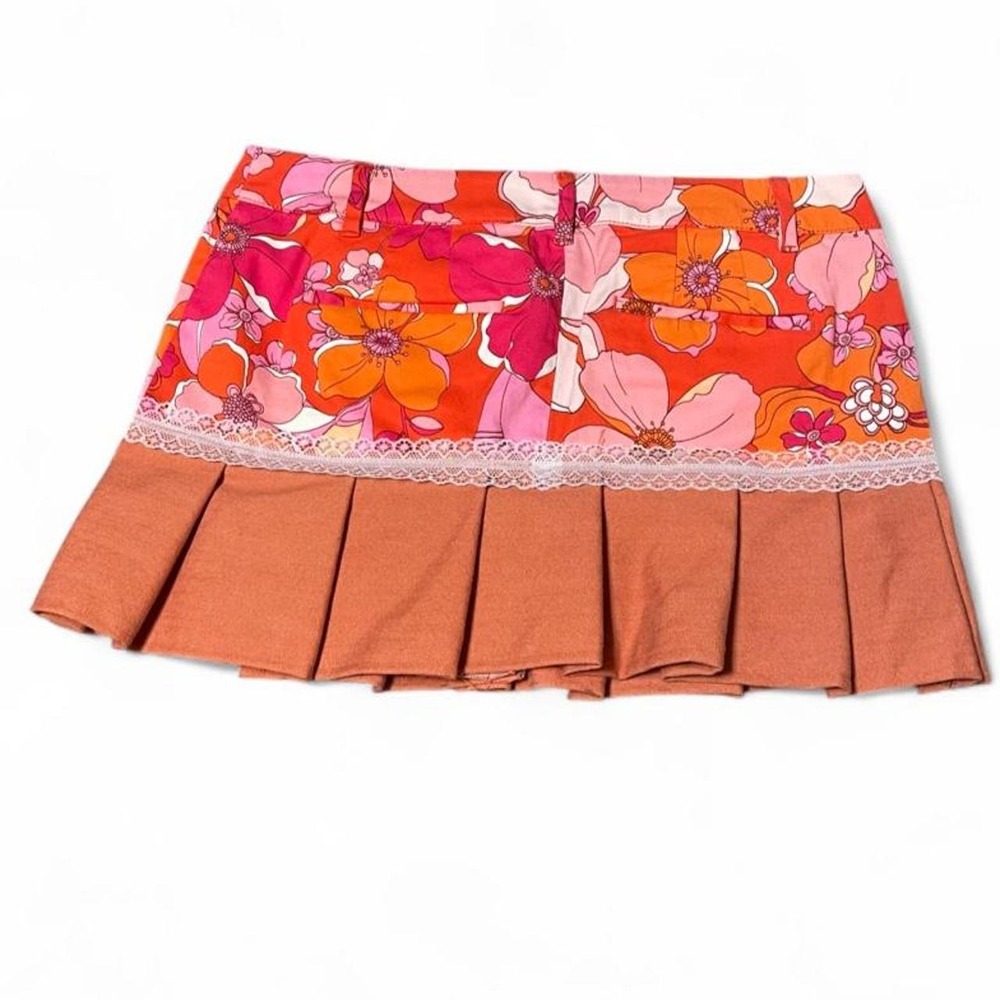 reworked/upcycled multicoloured floral skirt with lace trim and button details - Picture 4 of 8